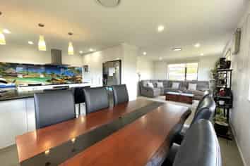 26 Honeyfield Drive, Whalers Gate