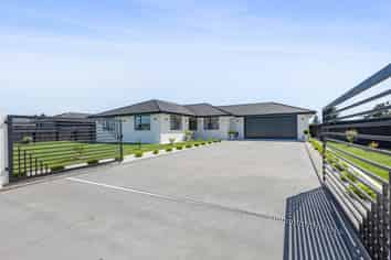 26 Honeyfield Drive, Whalers Gate