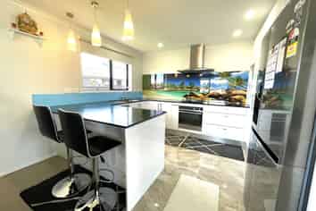 26 Honeyfield Drive, Whalers Gate