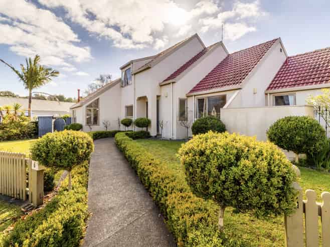 6 Aiken Road, Saint Johns Hill