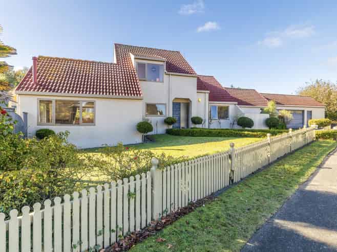 6 Aiken Road, Saint Johns Hill