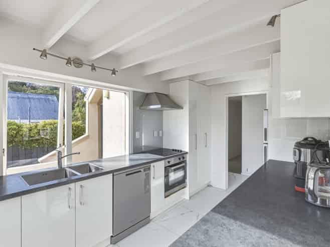 6 Aiken Road, Saint Johns Hill