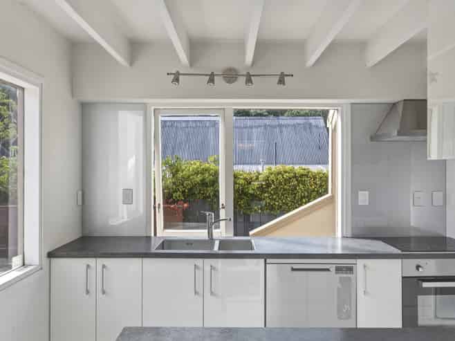 6 Aiken Road, Saint Johns Hill