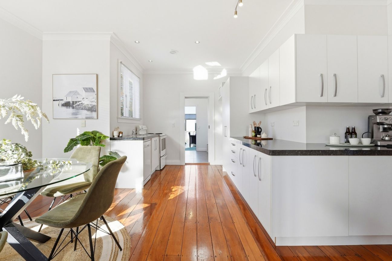Gorgeous on Godwin – a picture perfect 1920's gem - Aanzicht 2