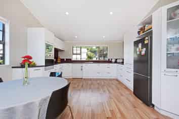 42 John Sims Drive, Broadmeadows