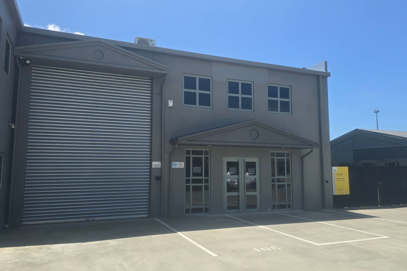 Convenient Industrial Warehouse Unit - Vista 2