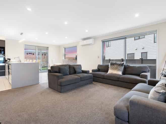 28 Resolution Drive, Gulf Harbour