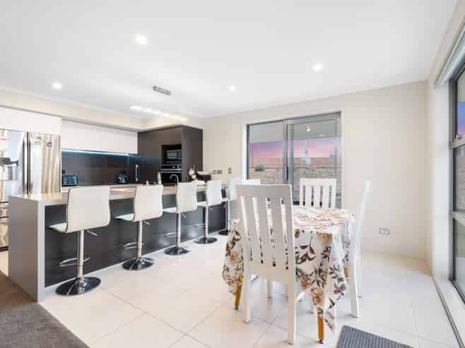 28 Resolution Drive, Gulf Harbour