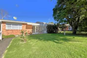 4/11 Kings Rd, Panmure