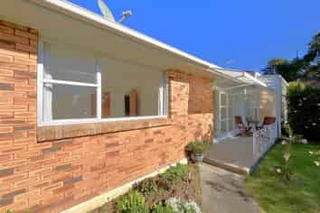 4/11 Kings Rd, Panmure