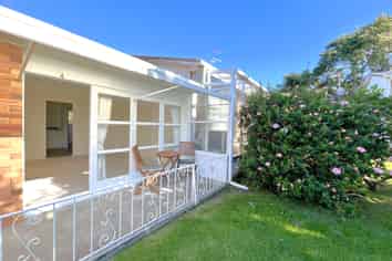 4/11 Kings Rd, Panmure
