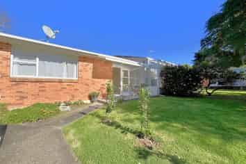 4/11 Kings Rd, Panmure