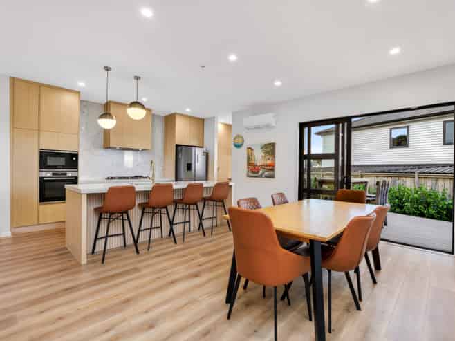 6 Whale Bay Rise, Gulf Harbour