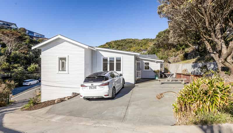 189 Severn Street, Island Bay