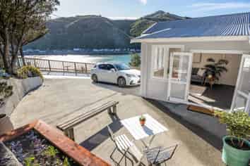 189 Severn Street, Island Bay