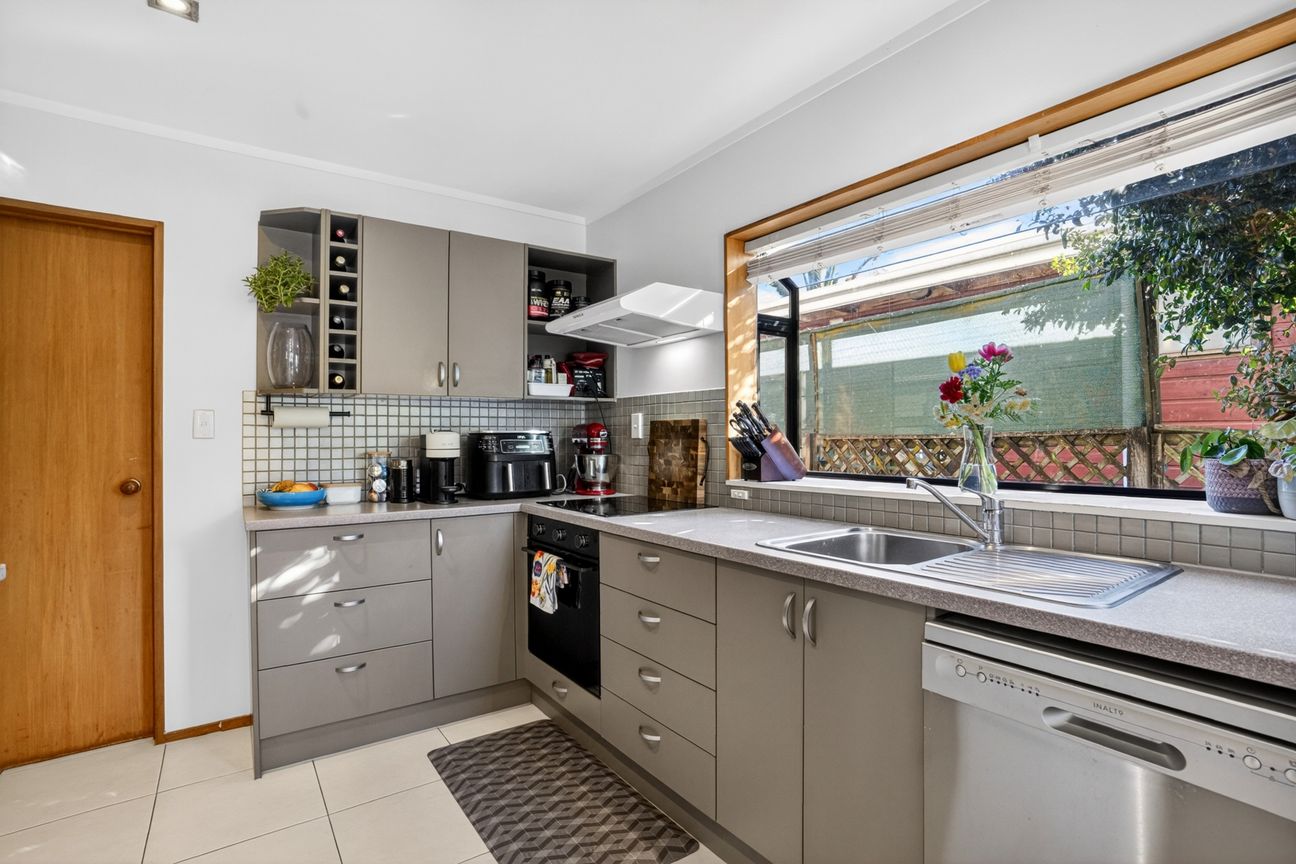 Priced Below CV - Limited Viewing Access! - Mehr
