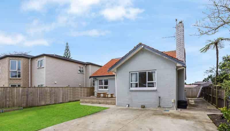 15 Sturdee Road, Manurewa
