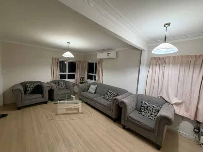 15 Sturdee Road, Manurewa