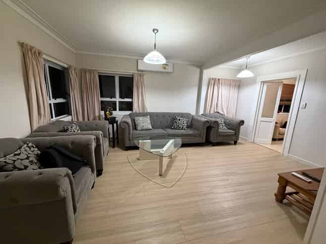 15 Sturdee Road, Manurewa