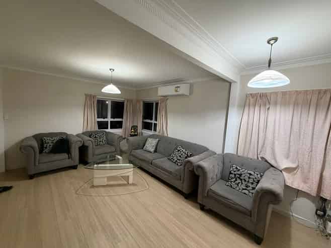 15 Sturdee Road, Manurewa