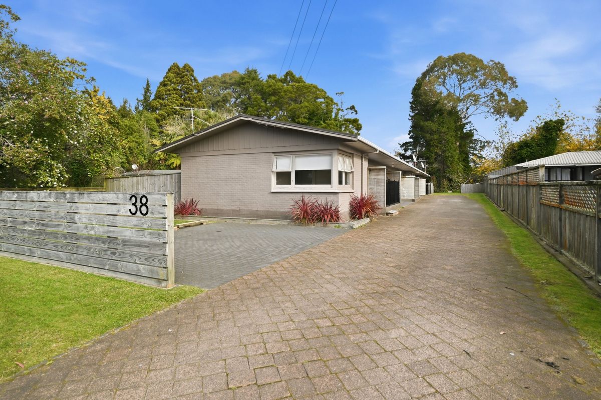 Spacious and close to town, Mangakakahi