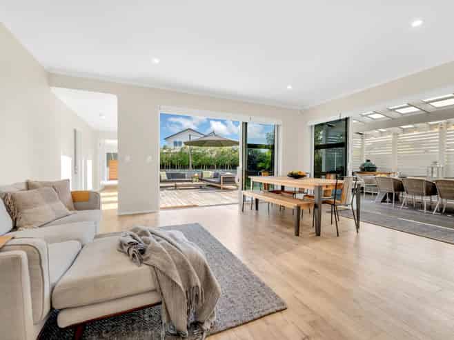 70 Liberty Crescent, Beachlands