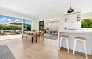 70 Liberty Crescent, Beachlands