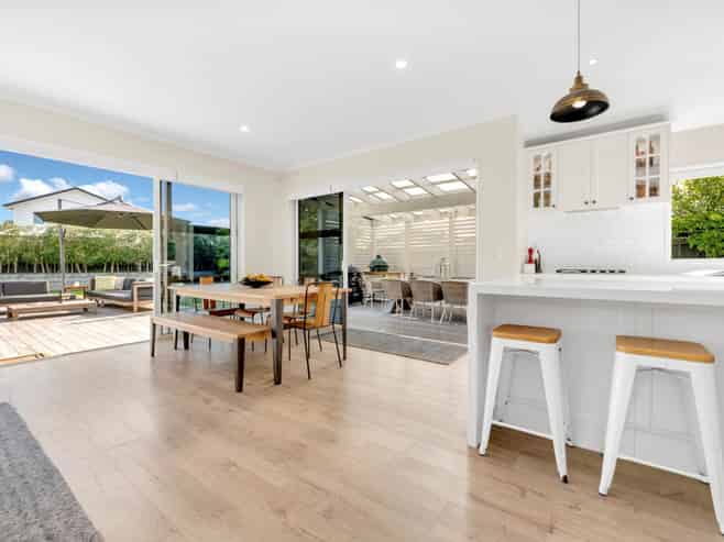 70 Liberty Crescent, Beachlands