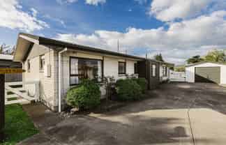 8A Clarence Cox Crescent, Pirimai