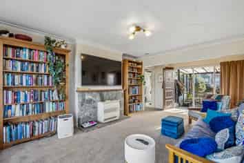 28A Dundonald Street, Tainui