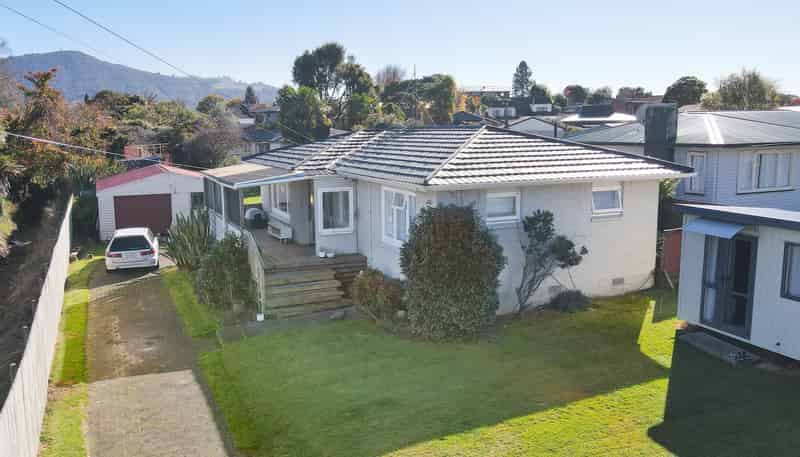 16 Hunt Crescent, Hillcrest
