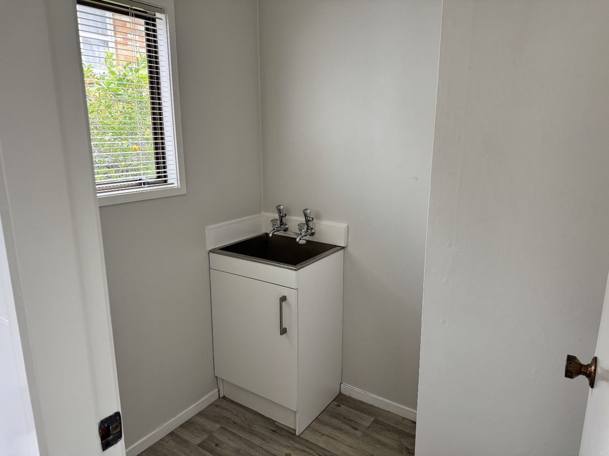 Convenient in Claudelands - Mehr