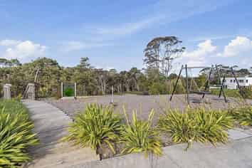 20 & 22 Waihou Crescent, Albany