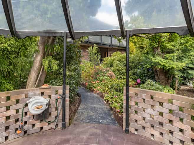 80 Regency Crescent, Redwood