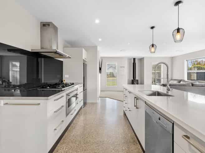 18 Jacqueline Drive, West Melton
