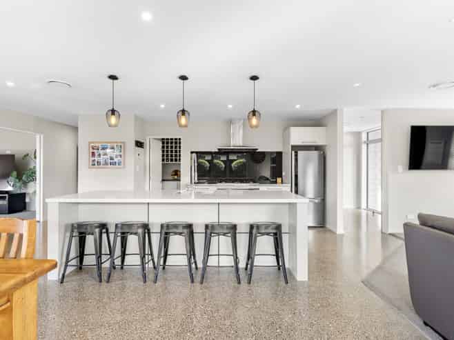 18 Jacqueline Drive, West Melton