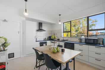 8 Lorne Dacre Road, Lorneville