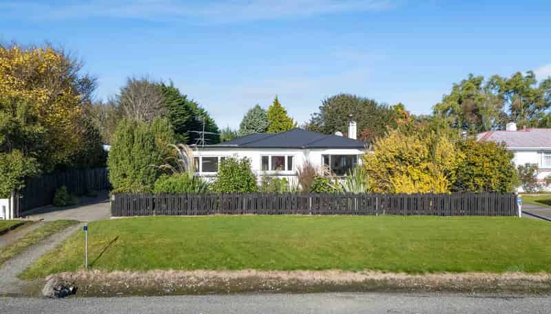 8 Lorne Dacre Road, Lorneville