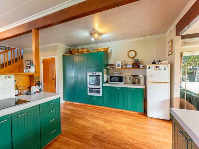 134 Cliffs Road, Claremont