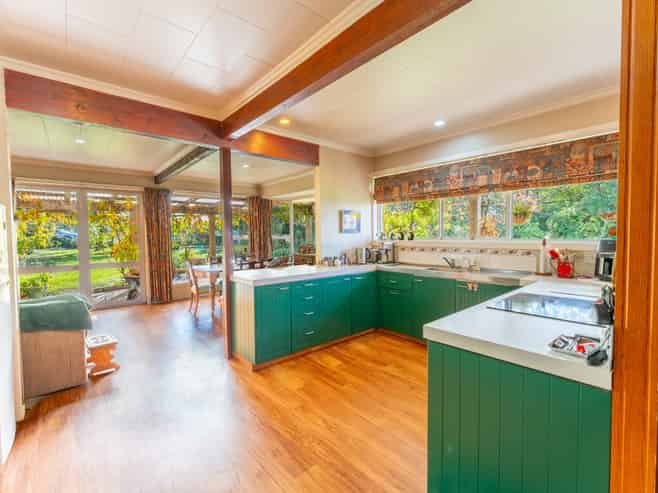 134 Cliffs Road, Claremont