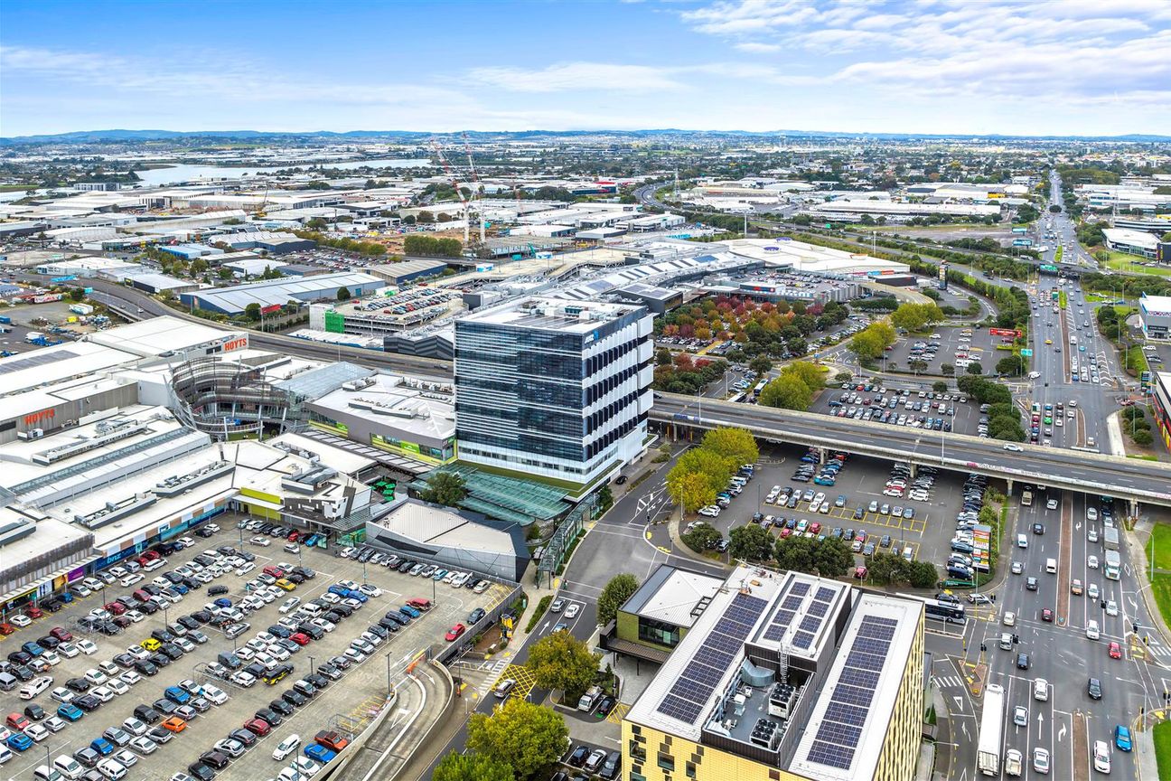 CBRE - Landmark Office Opportunity - Mehr