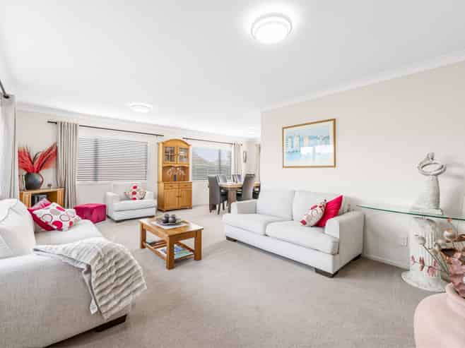 72 Marina View Drive, West Harbour