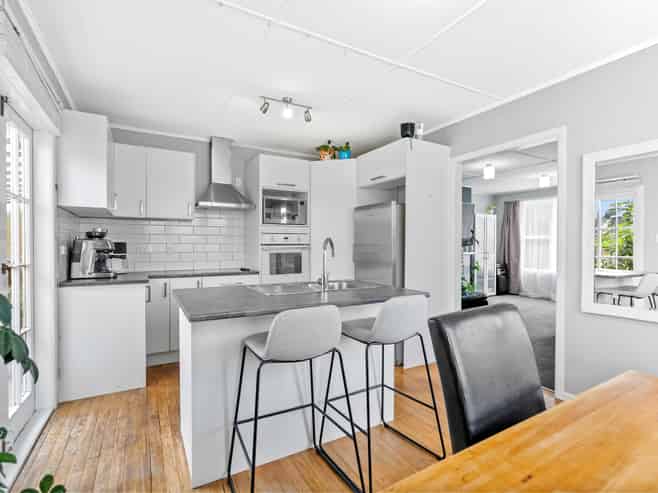28 Charles Street, Kamo