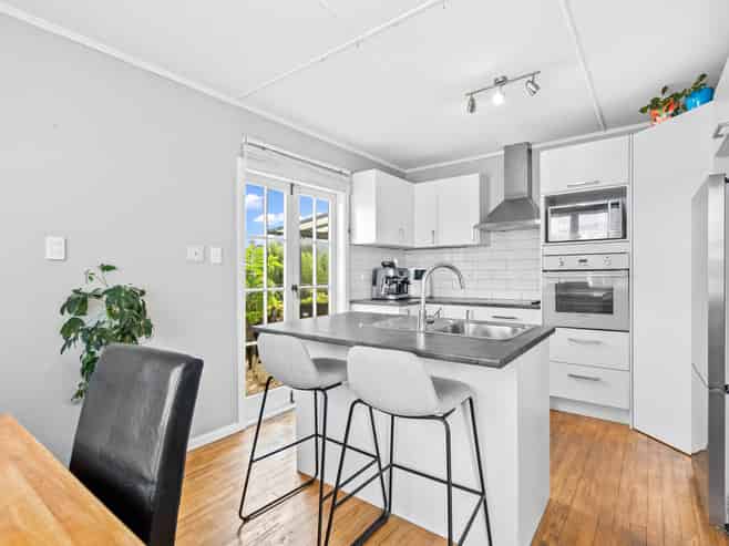 28 Charles Street, Kamo