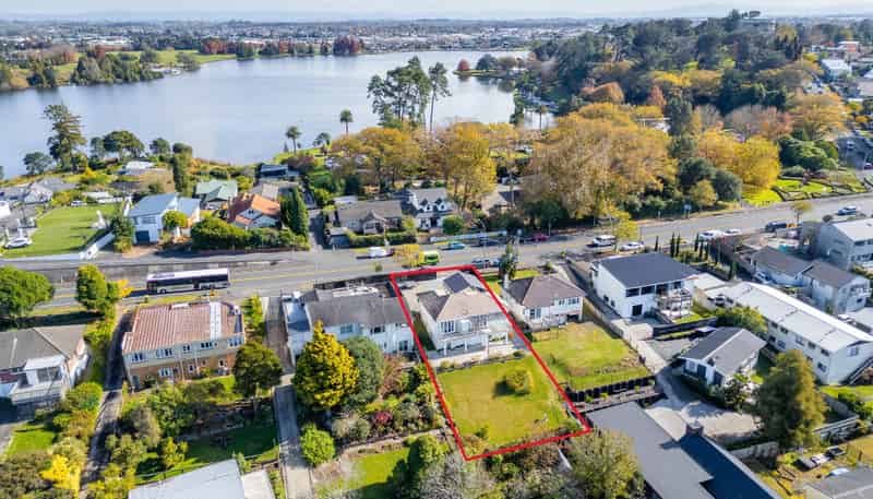 87 Pembroke Street, Hamilton Lake