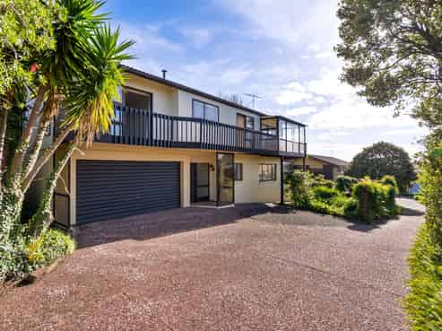43A and 43 Eastcliffe Road, Castor Bay