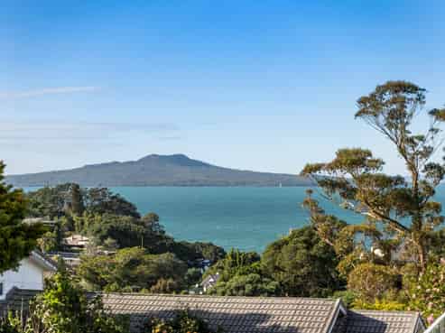 43A and 43 Eastcliffe Road, Castor Bay