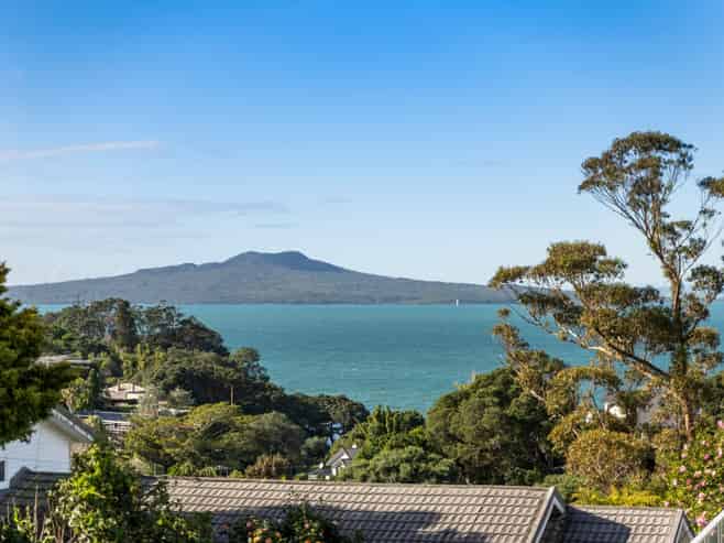 43A and 43 Eastcliffe Road, Castor Bay