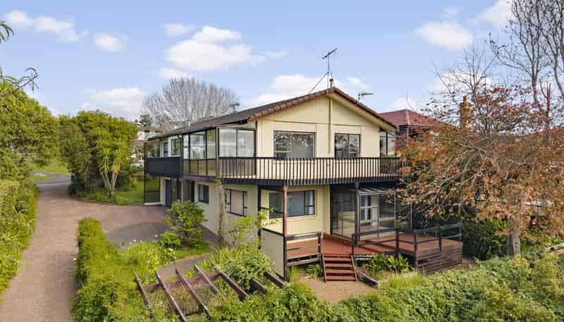 43A and 43 Eastcliffe Road, Castor Bay
