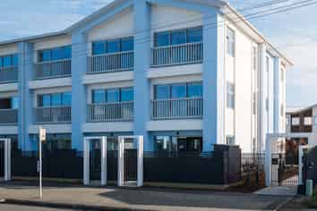 G04/87 Marine Parade, North New Brighton